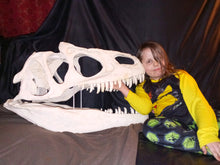 Cargar imagen en el visor de la galería, Allosaurus skull (unpainted / untrimmed)