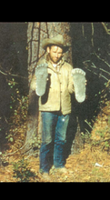 Cargar imagen en el visor de la galería, 1967 New Bigfoot Patterson "Patty #2" track footprint cast
