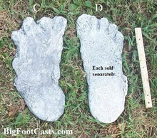 Cargar imagen en el visor de la galería, SET of 2 1969 Bossburg Bigfoot "Cripple Foot" cast C and D