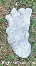 Cargar imagen en el visor de la galería, SET of 2 1969 Bossburg Bigfoot "Cripple Foot" cast C and D