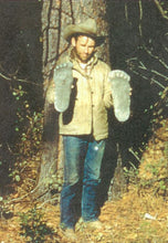 Cargar imagen en el visor de la galería, 1967 Bigfoot Patterson "Patty" track footprint cast