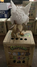 画像をギャラリービューアに読み込む, Cryptkins: Series 2 - Gryphon (Cryptkins Vinyl Figure Series 2 Gryphon *Opened box With Card *Open item*