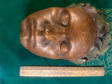 Laden Sie das Bild in den Galerie-Viewer, Beethoven life mask With Laurel Leaves / life cast (Resin) Ludwig van Beethoven&#39;s Life Mask Cast