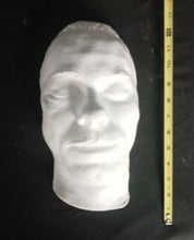 Laden Sie das Bild in den Galerie-Viewer, (Plaster) John Dillinger Death Mask Cast Life Cast LifeMask Death mask life cast (Plaster)